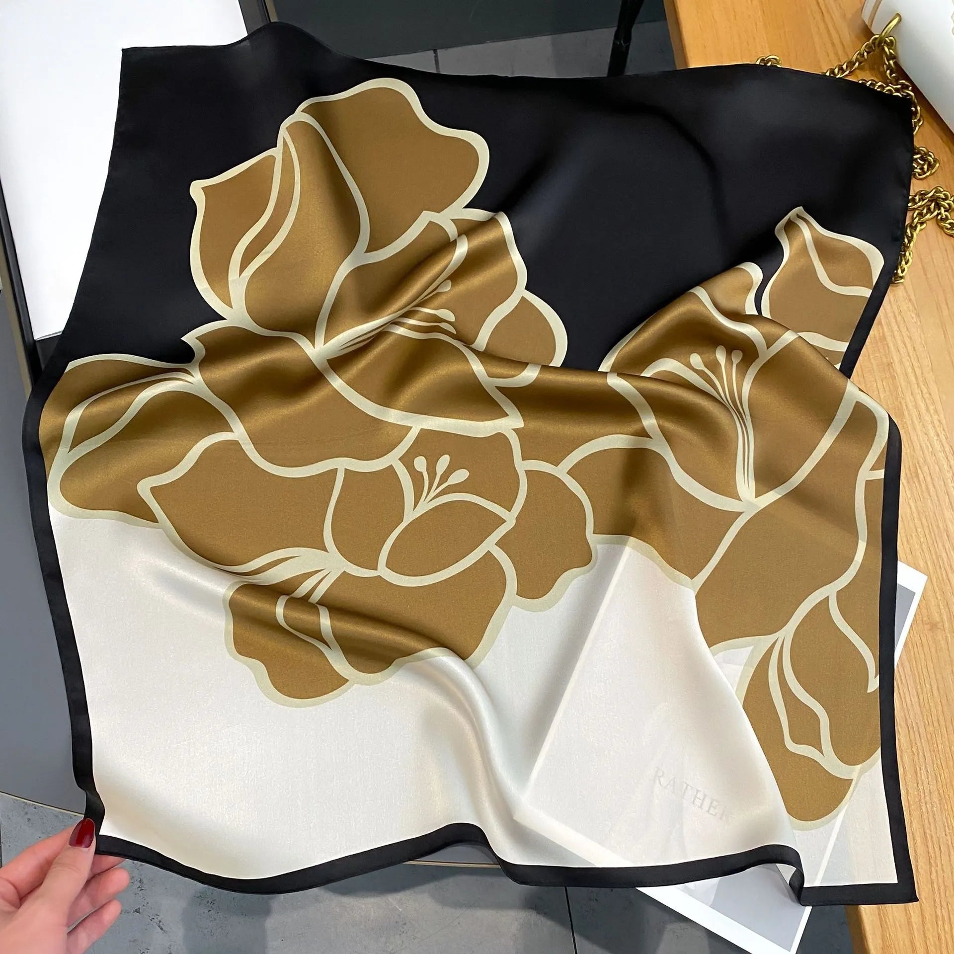 100% Natural Silk Scarf for Woman Designer Birds on Tree Print Bandana Foulard Female Luxury Square Neckerchief New SD0064